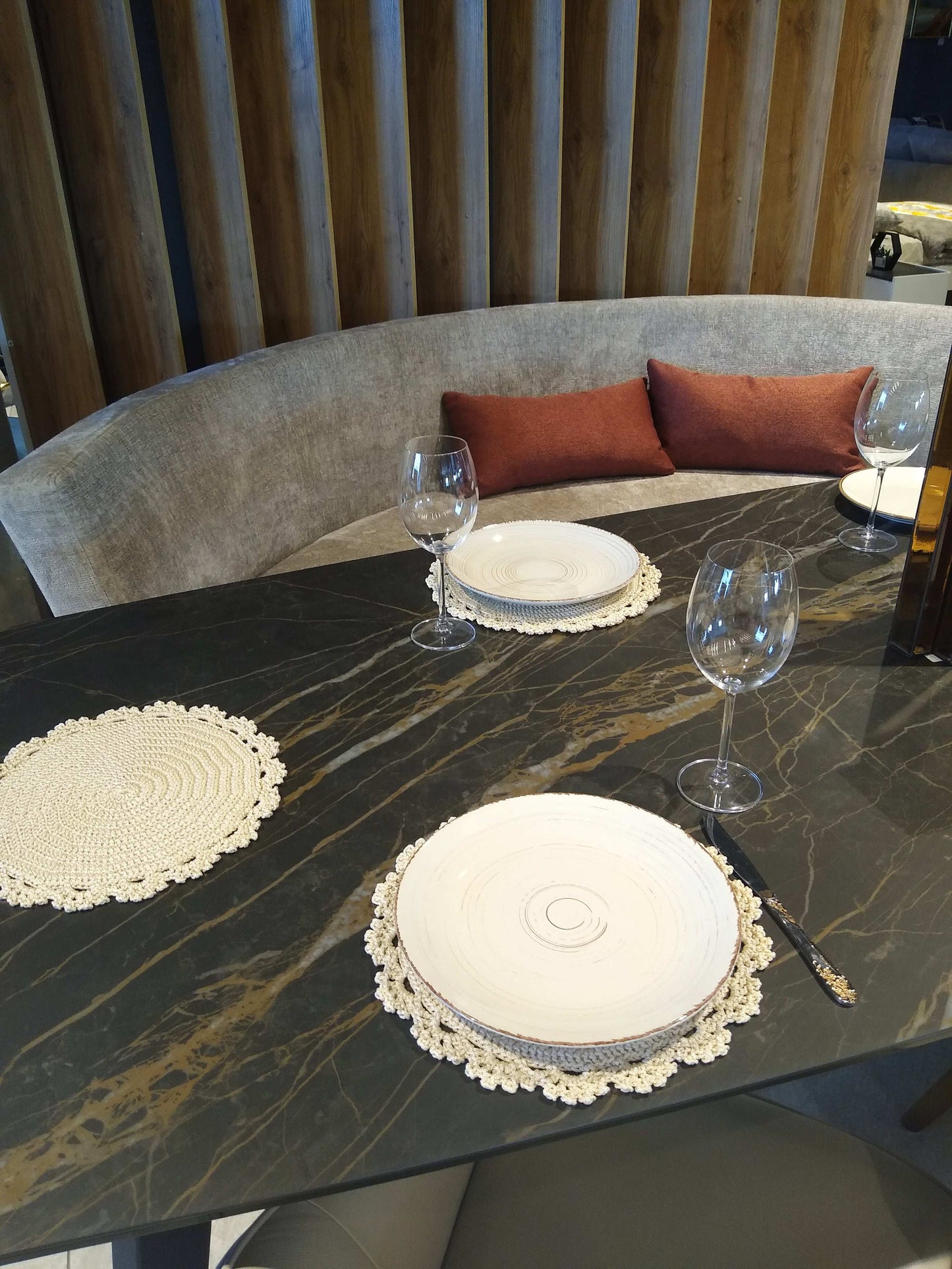 🍽️ N°3 Crochet Placemat - DecorWithTaste