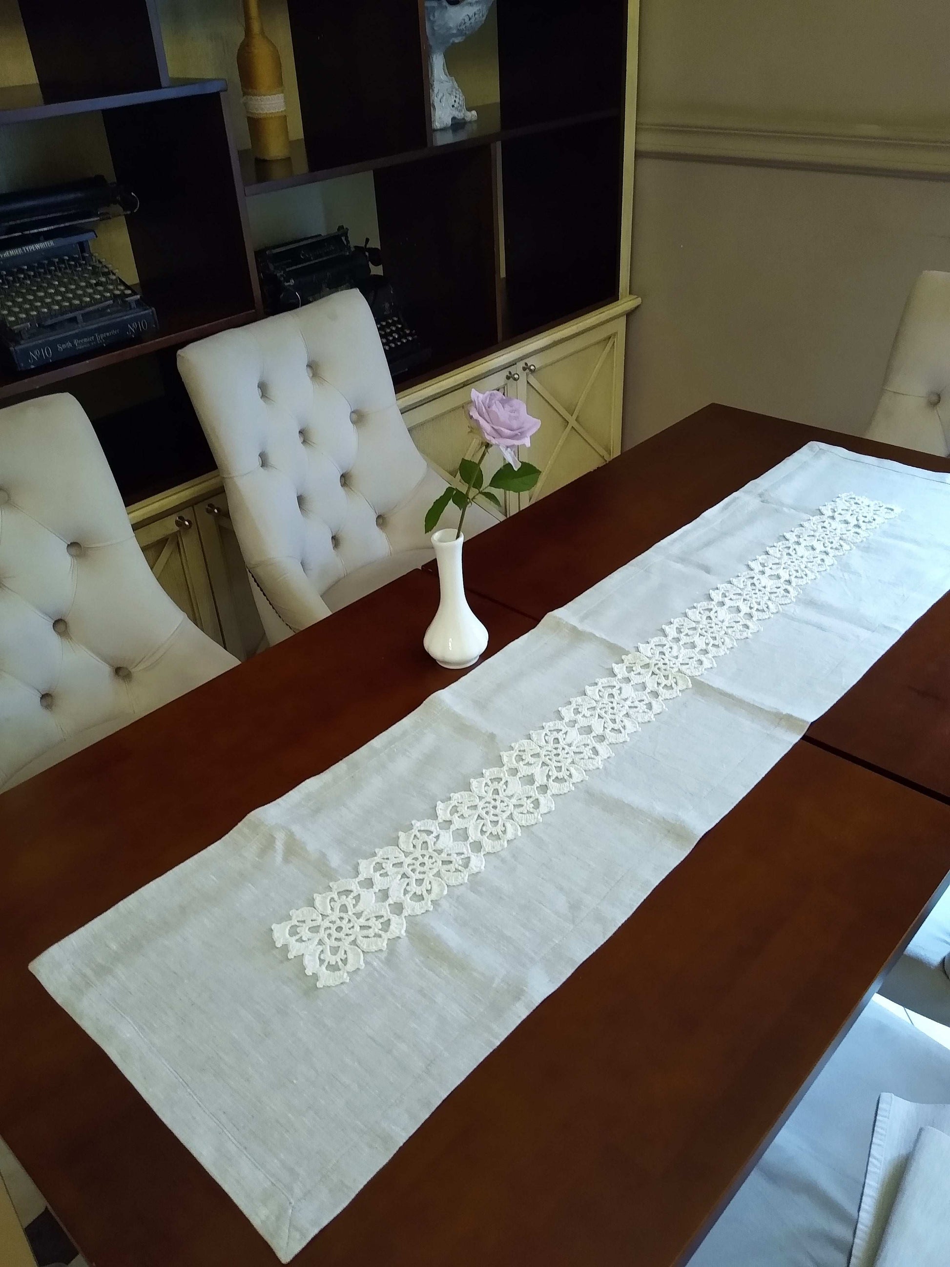 ┬─┬ N°88 Linen Runner