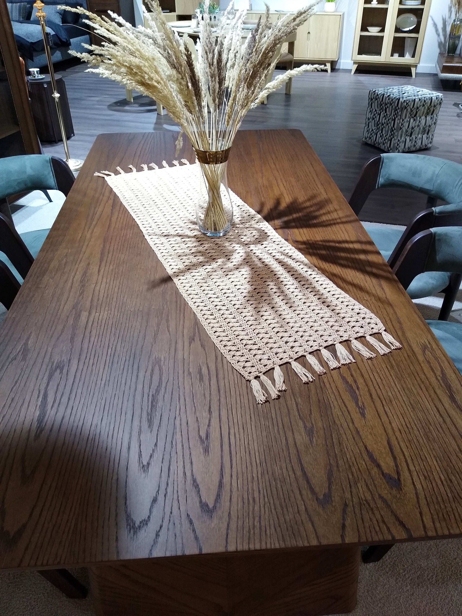 ┬─┬ N°17 Crochet Runner
