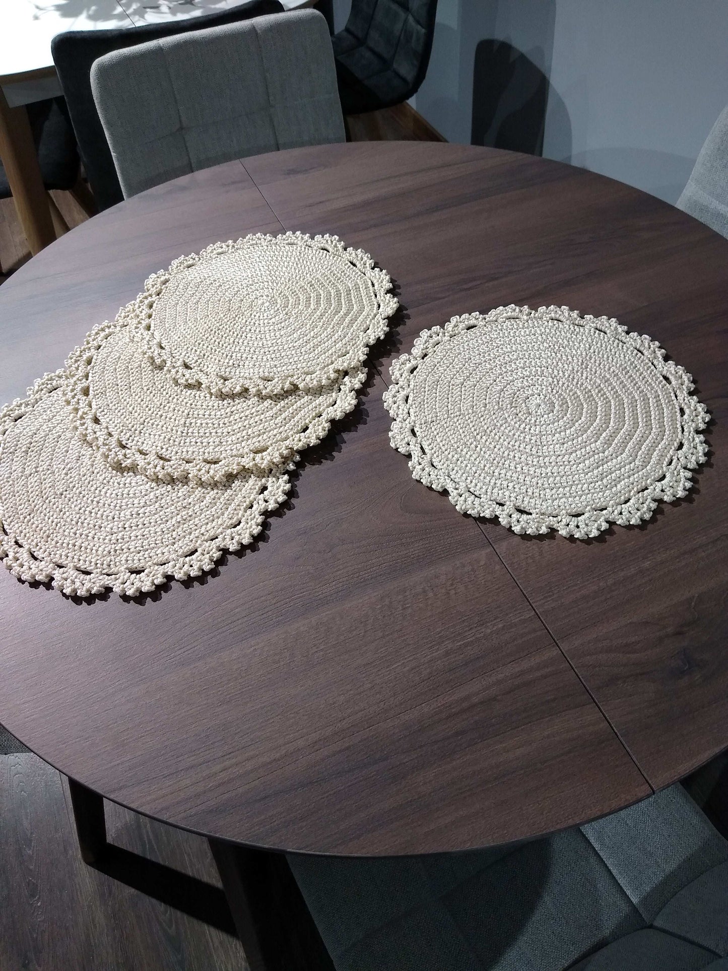 🍽️ N°3 Crochet Placemat - DecorWithTaste
