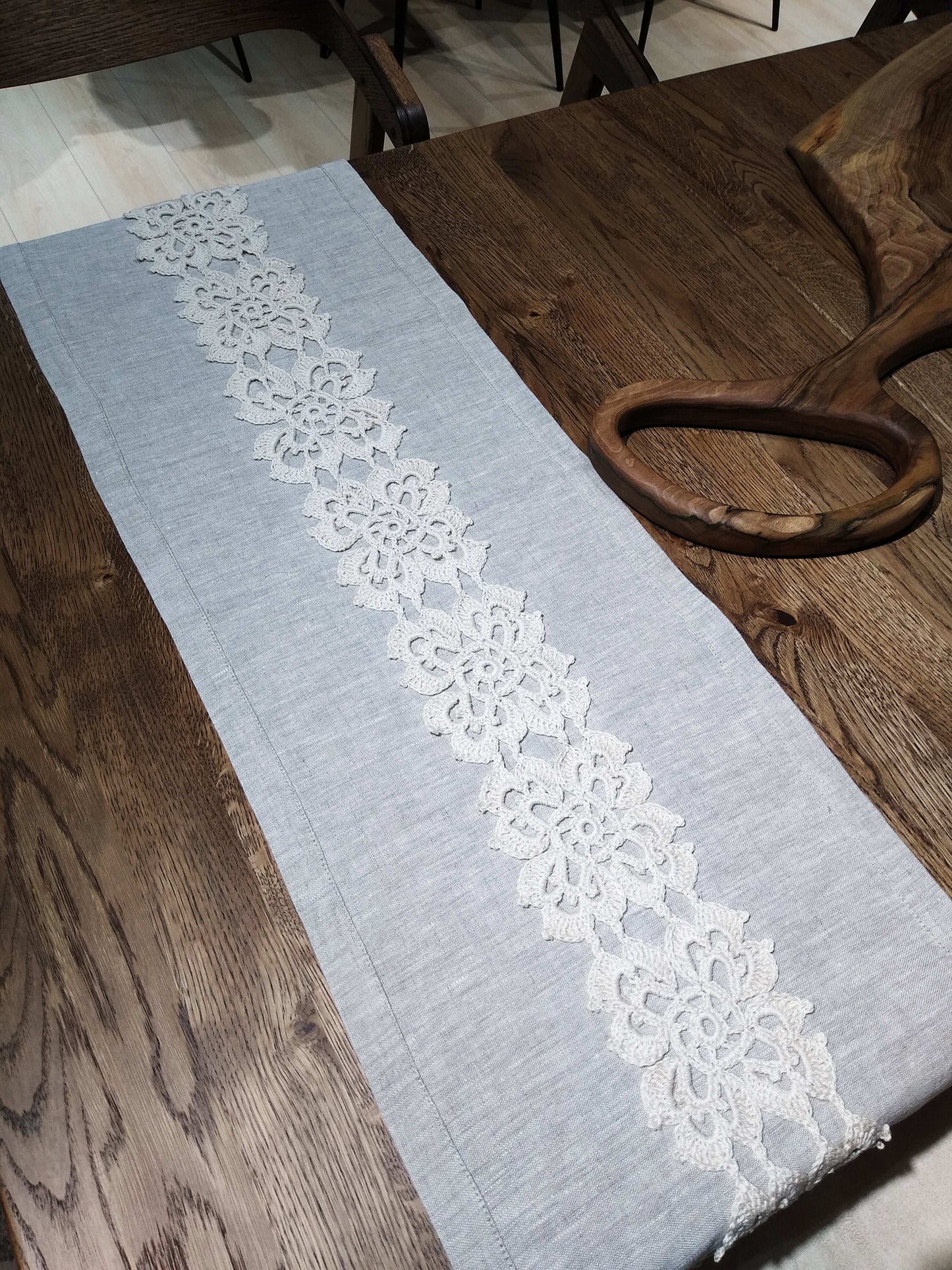 ┬─┬ N°88 Linen Runner
