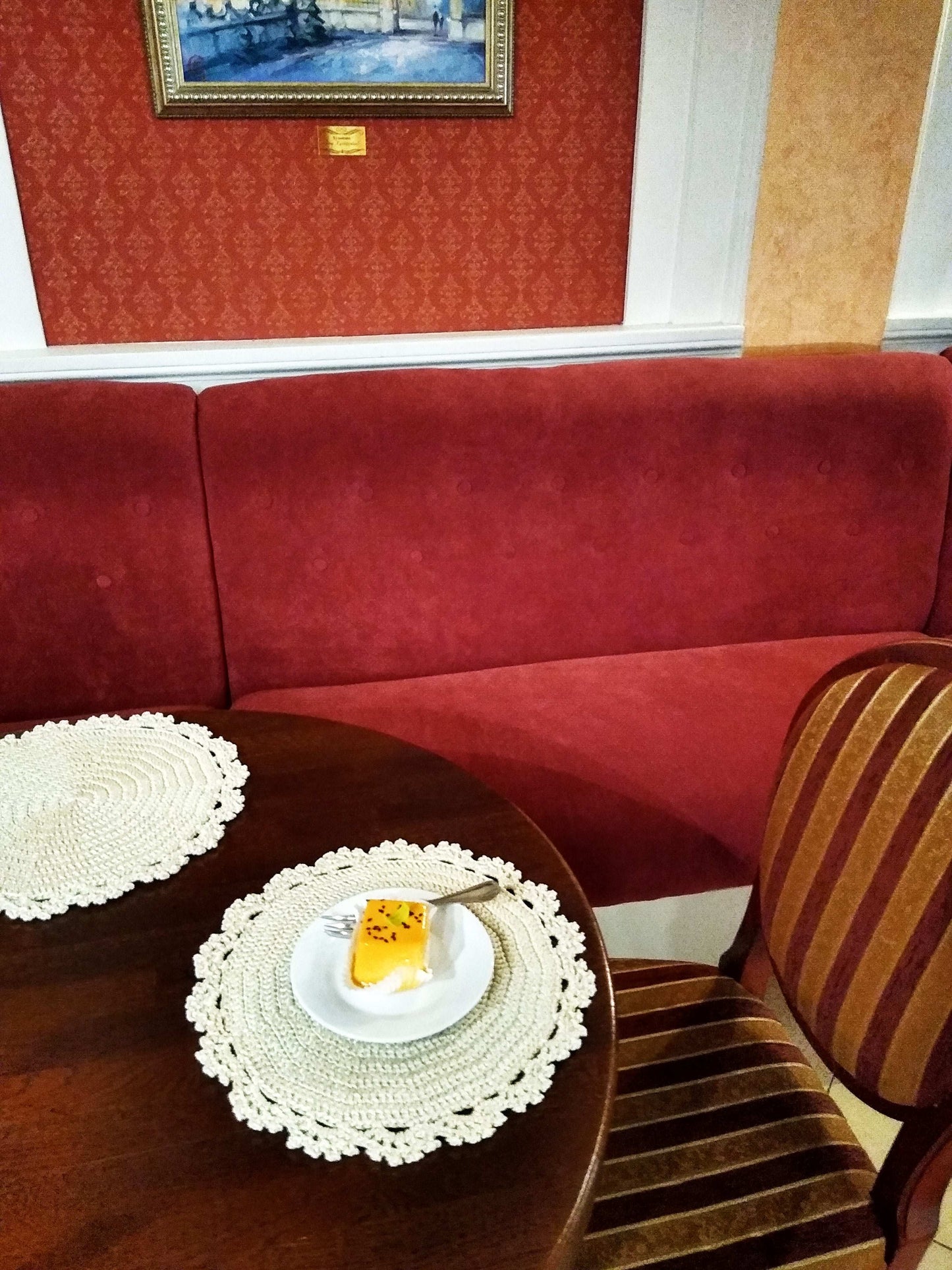 🍽️ N°3 Crochet Placemat - DecorWithTaste
