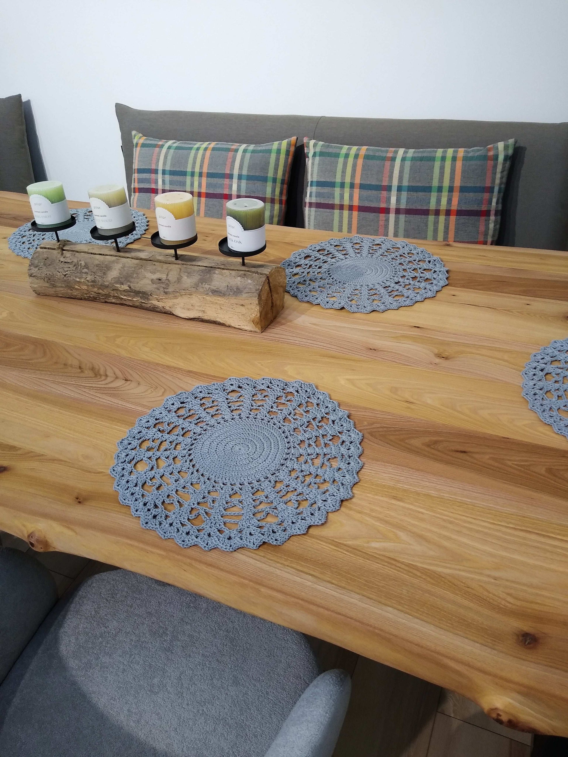🍽️ N°2 Crochet Placemat - DecorWithTaste