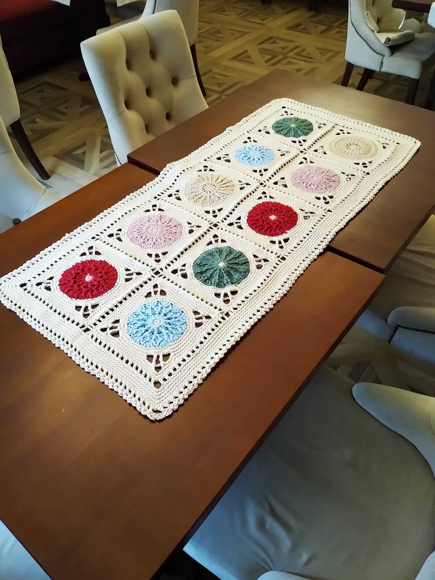┬─┬ N°14 Crochet Runner