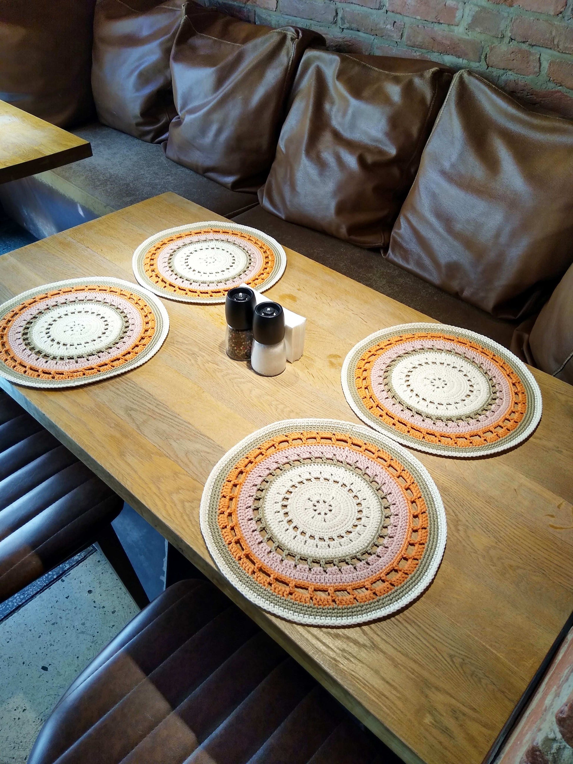 🍽️ N°23 Crochet Placemat - DecorWithTaste