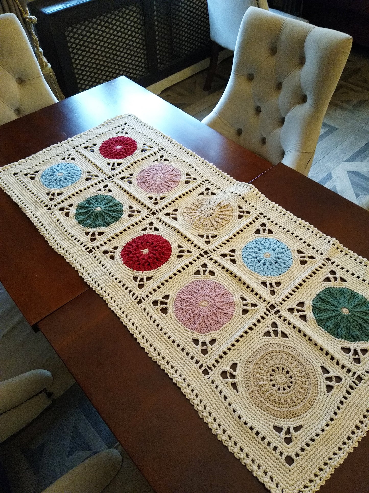 ┬─┬ N°14 Crochet Runner