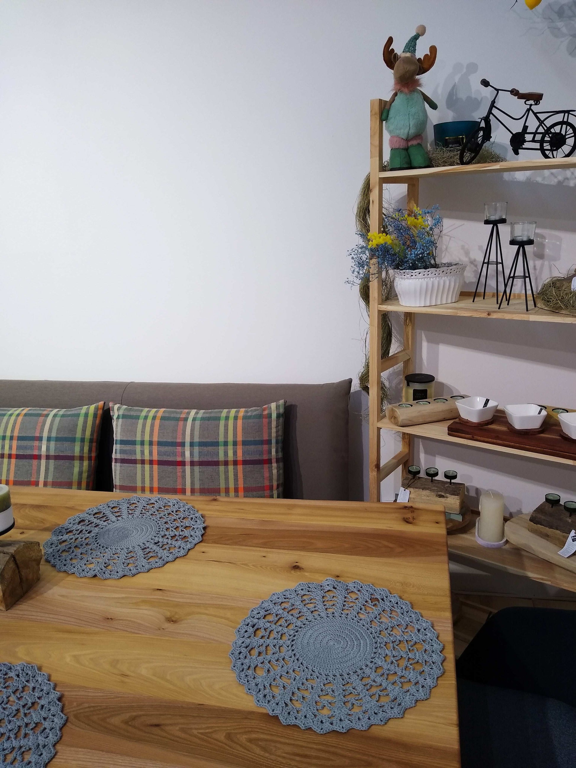 🍽️ N°2 Crochet Placemat - DecorWithTaste