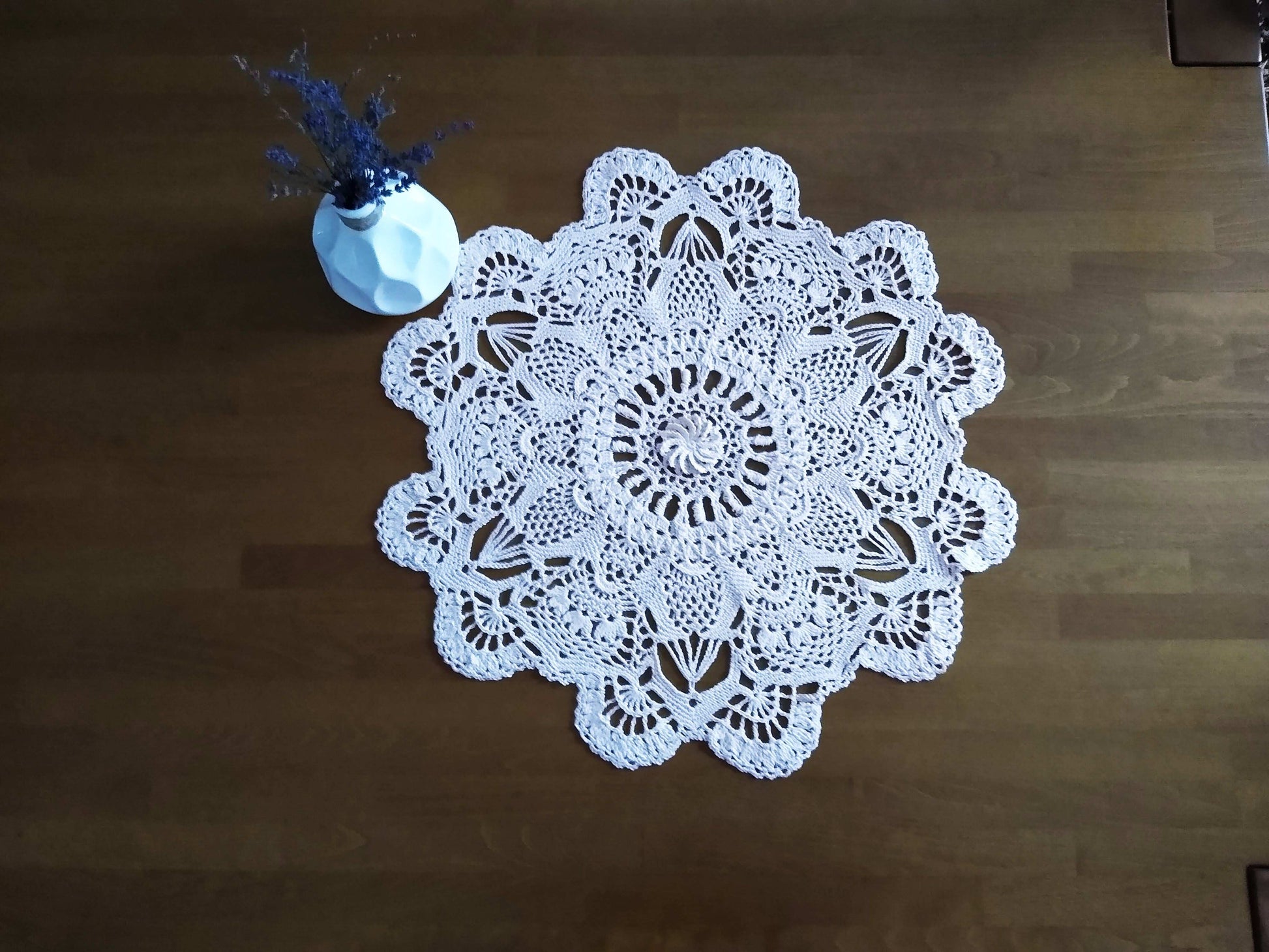 🍽️ N°10 Crochet Textured Doily - DecorWithTaste